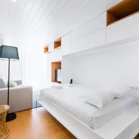 Bright In The Heart Of By Great&cosy Oporto