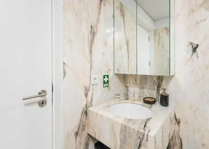 Bright In The Heart Of By Great&cosy Porto